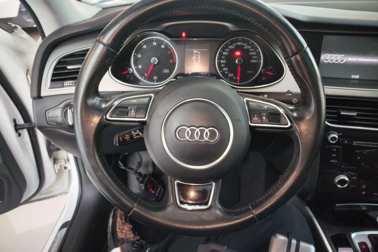 Used Audi A4L 2016 35 TFSI Collector's Edition Automatic Standard Model Steering Wheel