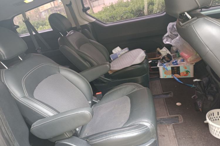 Used SAIC MAXUS G10 2016 2.0T Automatic Executive Edition Left Rear Seat