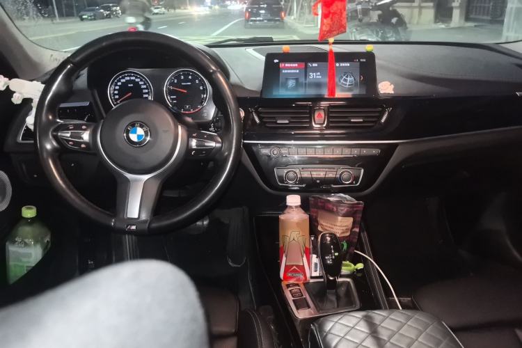 Used BMW 1 Series 2021 120i M Sport Night Edition Center Console