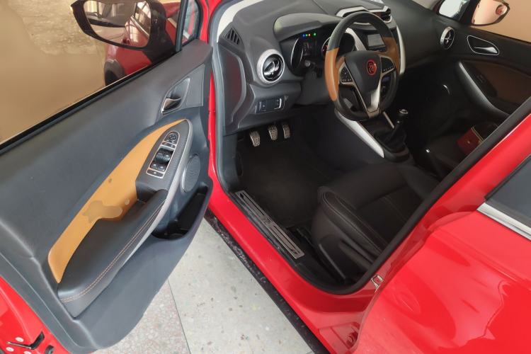 Used BYD Yuan 2016 1.5L Manual Comfort Model
