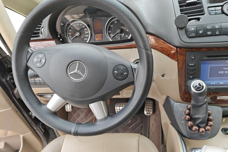 Used Mercedes-Benz Viano 2014 3.5L Premier Edition Steering Wheel