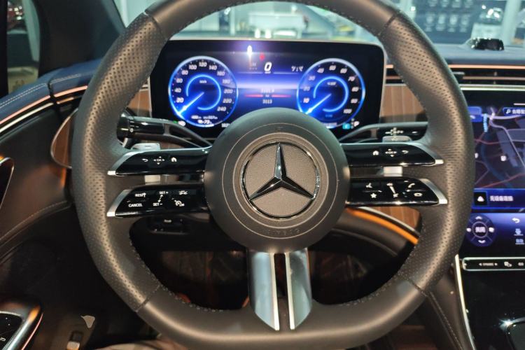 Used Mercedes-Benz EQE 2022 350 Pioneer Edition Steering Wheel