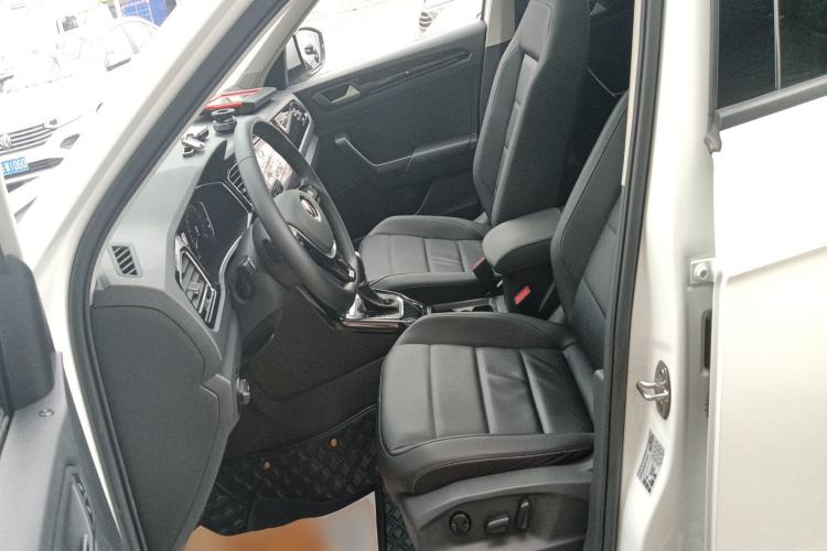 Used Volkswagen T-ROC 2022 280TSI DSG Two-Wheel Drive Comfort PLUS Left Front Seat