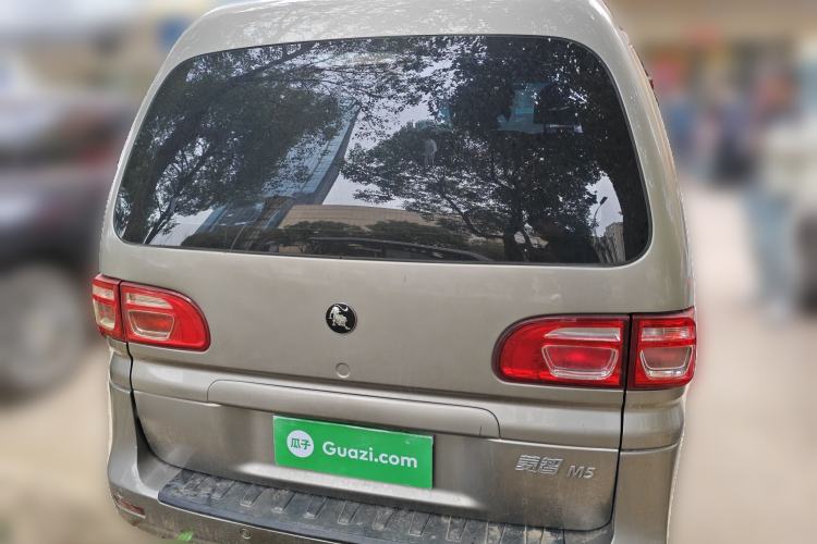 Used FORTHING Lingzhi 2022 M5 1.6L Practical 7-Seater
