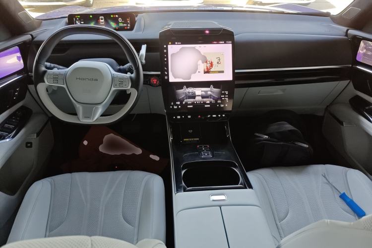 Used Honda P7 2025 Four-Wheel Drive Long-Range Max Center Console