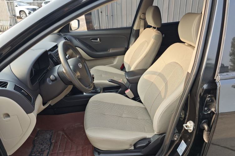 Used Hyundai Celesta 2015 1.6L Manual Comfort Model
