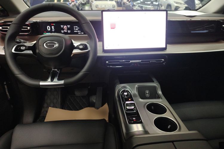 Used GAC Trumpchi E8 2024 Honor Series 2.0L Honor Edition Center Console