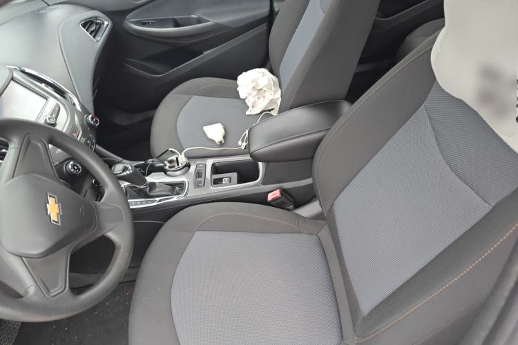 Used Chevrolet Cruze 2017 1.5L Automatic Pioneer Sunroof Edition Left Front Seat