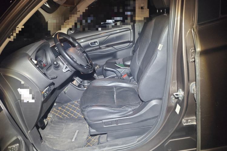 Used Mitsubishi Outlander 2016 2.4L 4x4 Luxury Edition 7-Seater
