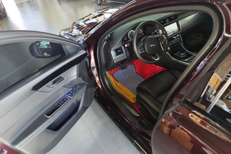 Used Jaguar XFL 2020 XFL 2.0T P200 Two-Wheel-Drive Rally Flag Edition