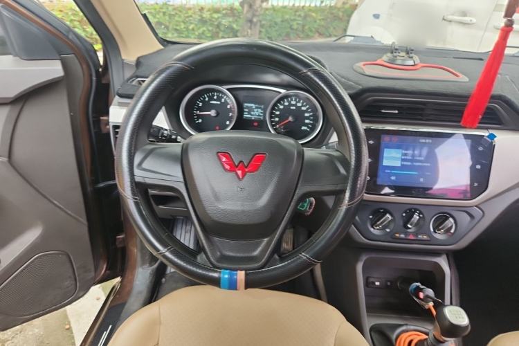 Used Wuling Hongguang 2019 1.5L S Comfort Edition China VI LAR
