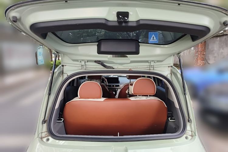 Used ORA White Cat 2022 Upgraded Model 305km Range Luxury Version Lithium-Ion Battery
