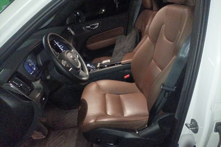 Used Volvo XC60 2024 B5 4x4 Smart Luxury Edition
