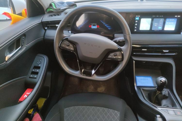 Used Roewe i5 2023 1.5L Manual Comfort Edition
