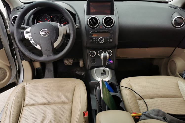 Used Nissan Qashqai 2011 2.0 XV Lea CVT 2WD Center Console