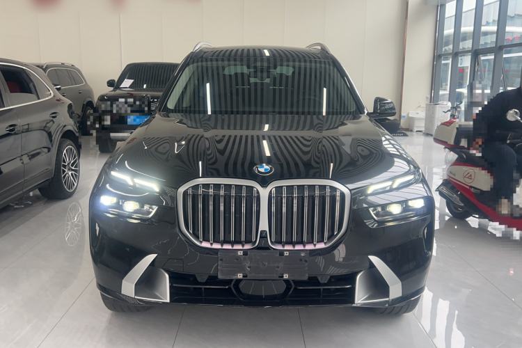 Used BMW X7 2023 xDrive40i Luxury Package with Leading Features