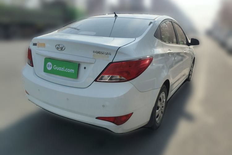 Used Hyundai Verna (older generation) 2014 1.4L Manual Smart GLS Trim Rear Right 45 Deg