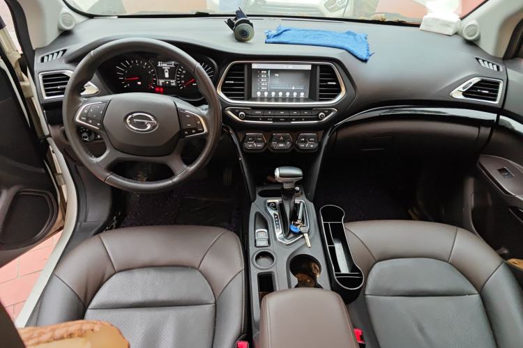 Used GAC Trumpchi GS4 2017 235T Automatic Two-Wheel Drive Luxury Smart Connectivity Version Center Console