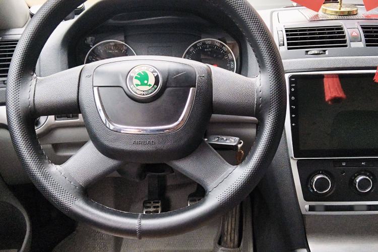 Used Skoda Octavia 2013 1.6L Manual Yijie Edition
