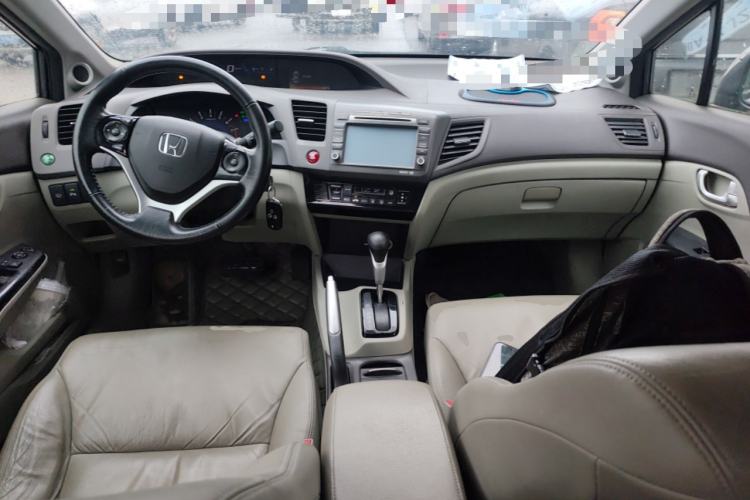 Used Honda Civic 2013 10th Anniversary 1.8L Automatic Luxury Edition Center Console