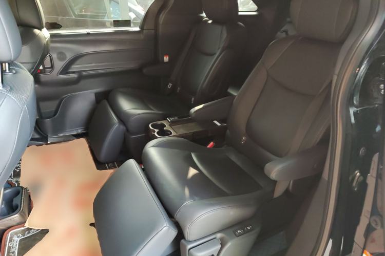 Used Toyota Granvia 2023 2.5L Hybrid Prestige VIP Edition
