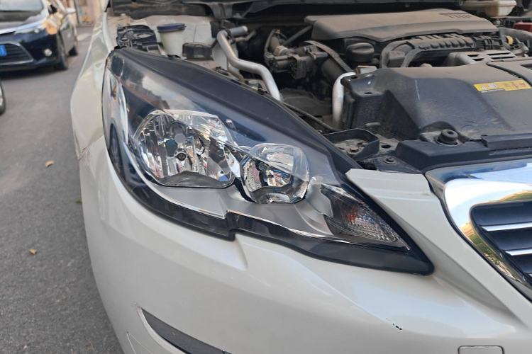 Used Peugeot 308S 2015 1.2T Automatic Jingchi Edition Right Front Headlight