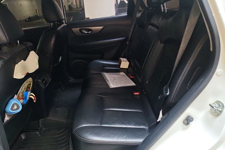 Used Nissan X-Trail 2016 2.0L CVT Smart Enjoyment Version 4WD