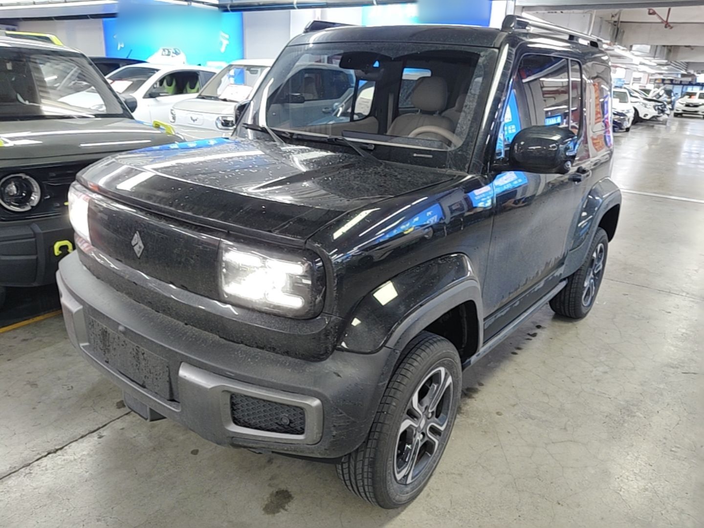 Под передней частью автомобиля