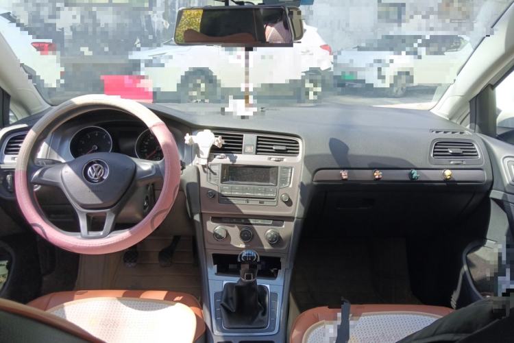 Used Volkswagen Golf 2016 1.6L Manual Fashion Edition
