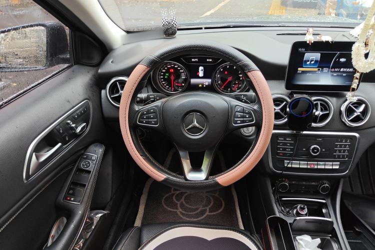 Used Mercedes-Benz GLA 2017 GLA 200 Sport Edition Steering Wheel