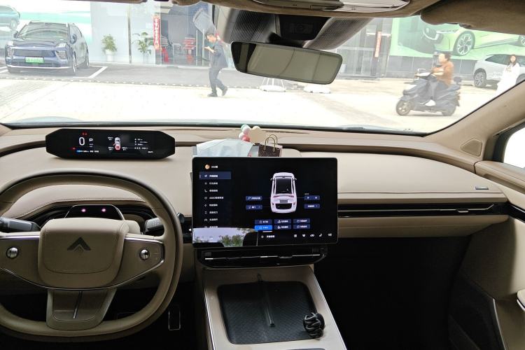 Used Hyptec HT 2023 670 Rear-Drive Ultra-High-Voltage NDA Version Center Console