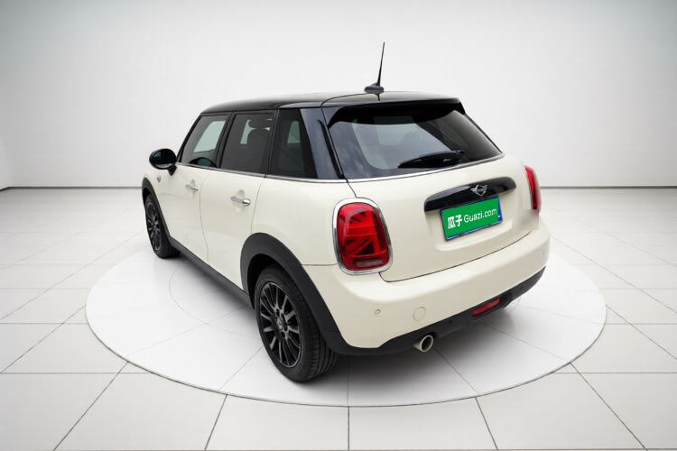 Used MINI 2019 1.5T COOPER Classic Edition Five-Door Version Exterior 2