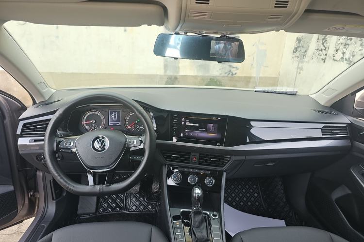 Used Volkswagen Bora 2021 1.5L Automatic Comfort Smart Connect Edition Center Console