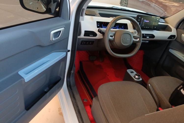 Used Geely Galaxy Panda 2024 Panda Mini 200km Endurance Bear Driver Seat