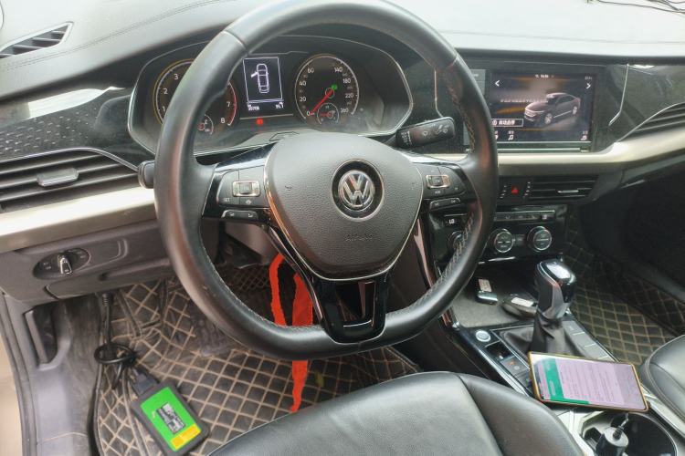 Used Volkswagen Passat 2019 330TSI Elite Edition China VI Steering Wheel