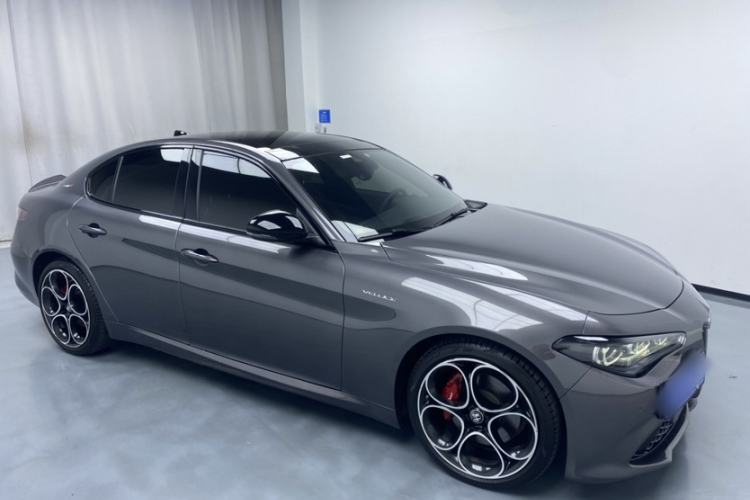 Used Alfa Romeo Giulia 2023 2.0T 280HP Track Edition
