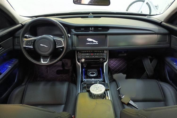 Used Jaguar XFL 2020 XFL 2.0T P200 Two-Wheel-Drive Rally Flag Edition