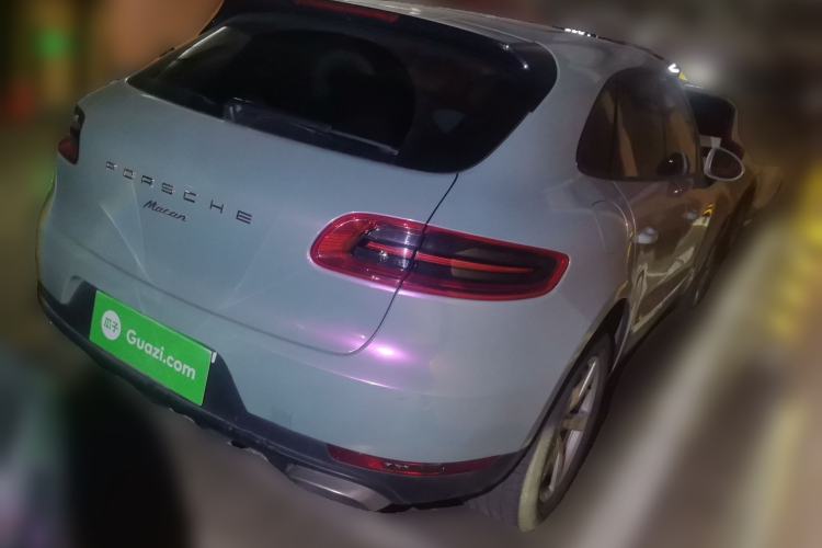 Used Porsche Macan 2016 Macan 2.0T Rear Right 45 Deg