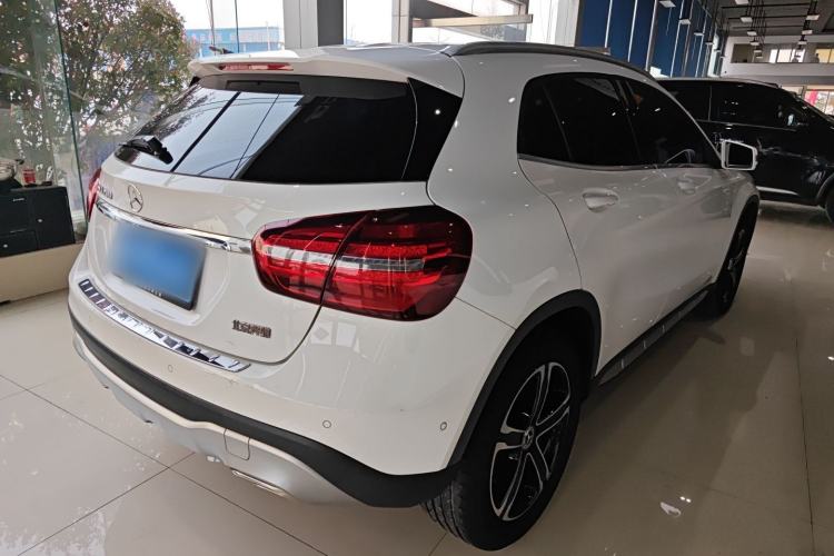 Used Mercedes-Benz GLA 2018 GLA 200 Fashion Model Rear Right 45 Deg