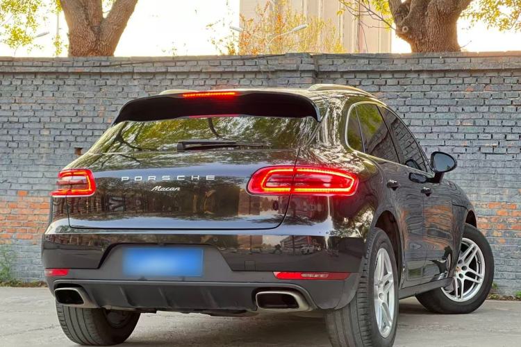 Used Porsche Macan 2017 Macan 2.0T Exterior 6