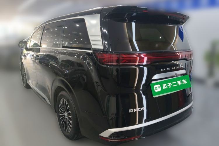 Used Denza D9 2025 DM-i Intelligent Drive 1020 Four-Wheel Drive Prestige Model
