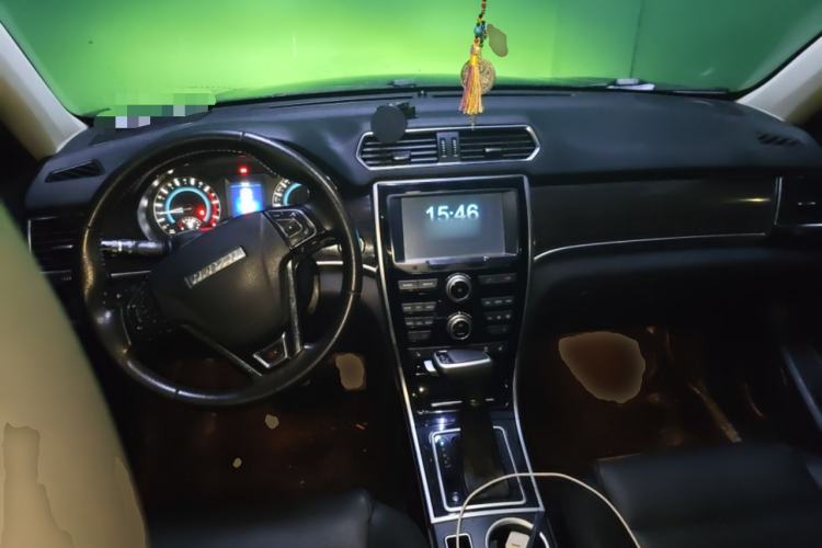 Used Haval H2 2016 Red-Label 1.5T Automatic Two-Wheel Drive Luxury Model Center Console
