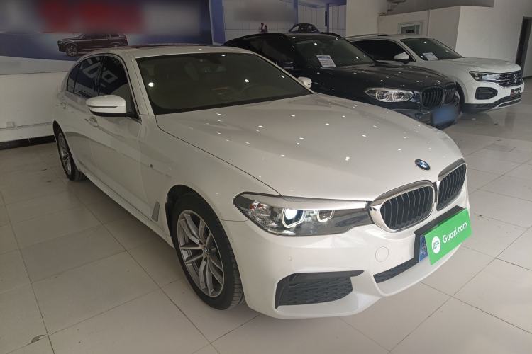 Used BMW 5 Series 2020 525Li M Sport Package Front Right 45 Deg