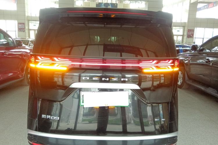 Used Denza D9 2024 DM-i 980 Four-Wheel Drive Prestige Model
