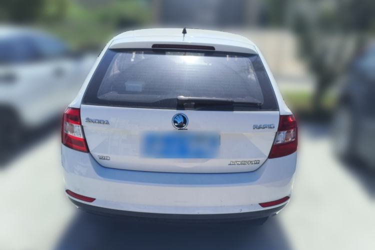 Used Skoda Rapid Spaceback 2016 Revised Version 1.6L Automatic Front-Drive Edition Rear