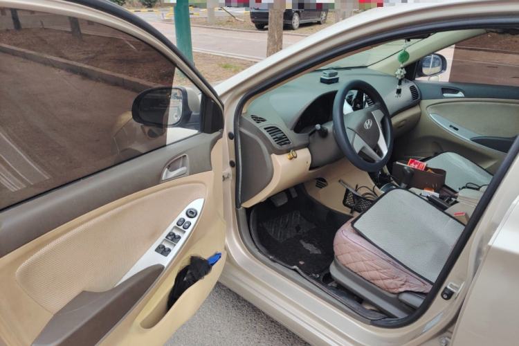 Used Hyundai Verna (older generation) 2010 Sedan 1.4L Automatic Comfort Model GS Driver Seat