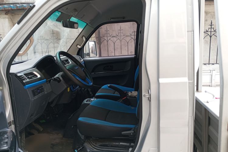 Used SRM New Energy T5L EV 2023 Standard Model 3.8-meter Cargo Box Flatbed Truck 55.7 kWh Left Rear Seat