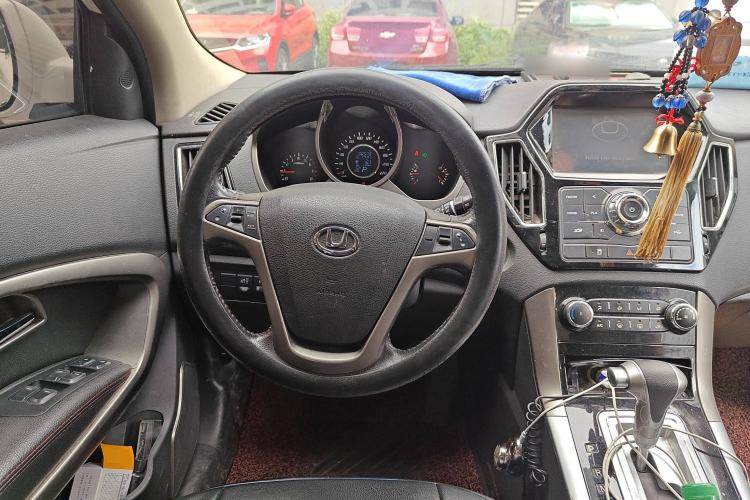 Used Huatai Santa Fe 2016 1.5T Gasoline Automatic Two-Wheel Drive i3 Model with Smart Features
