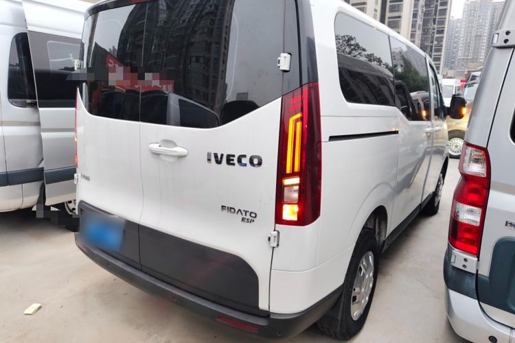 Used Iveco Fidato 2023 C30 Passenger Van 2.0T 93kW Manual Transmission Xingtu Edition Low Roof
