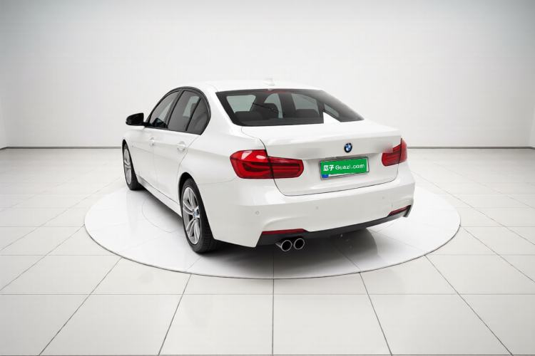 Used BMW 3 Series 2018 320i M Sport Package Exterior 3